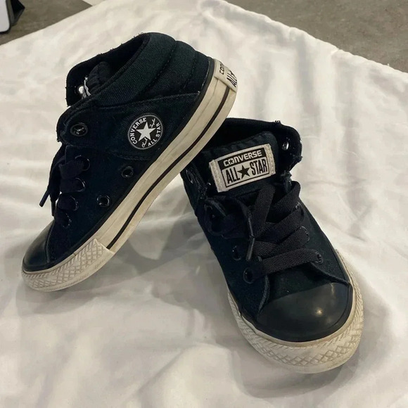 💚 Converse | Black Converse kids sneakers - kids size 12 - Picture 2 of 8